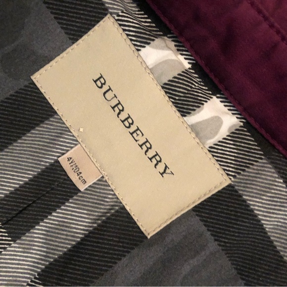 Size 4 kids burberry AUTHENTIC trench coat - Picture 9 of 9